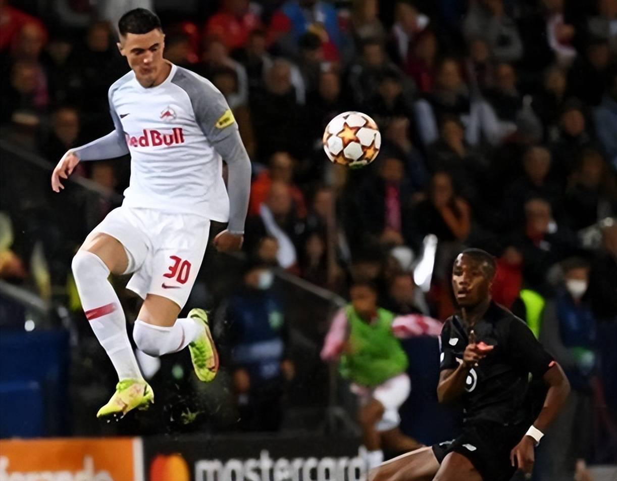 TIANBO-西班牙国家队训练开放日；集结日扳平良机引观众欢呼；社区盾在即；资深球员宣示担当的简单介绍