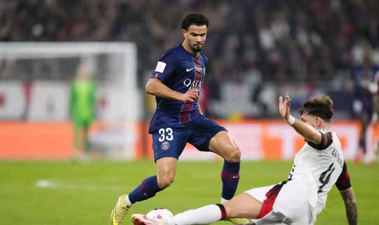 天博体育-浓眉哥回归赛场，势不可挡首场状态亮眼，巴黎圣日耳曼观众沸腾！的简单介绍