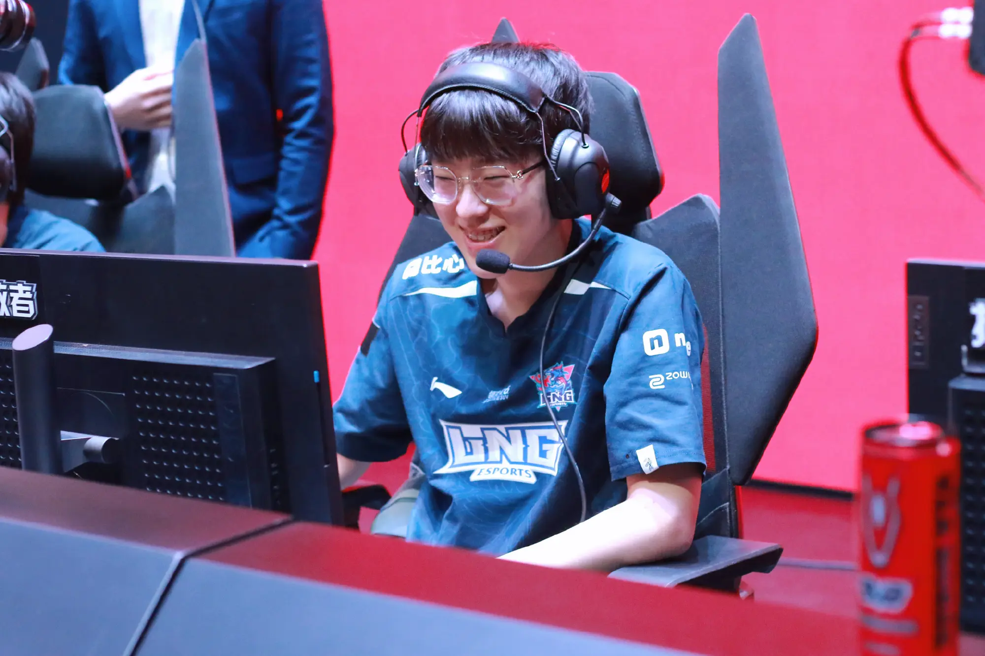 TIANBO-包含Scout迎来二十赛季高光表现，G2球迷沸腾！的词条